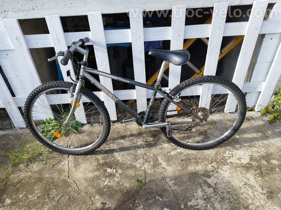 trek montain track 820 - 2