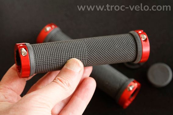 Poignées avec bagues de blocage en aluminium anodisé rouge Ø30 / Ø22 x 130 mm - Neuves - 5