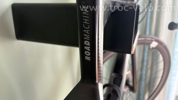 BMC Roadmachine noir full carbone roues DT Swiss Shimano 105 - 5