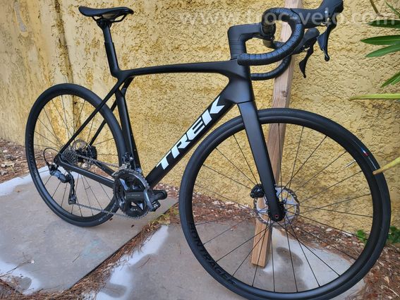 Trek Madone Gen 8 CARBONE (07/2025) – Taille M – Shimano 105 12v – État impecable - 2