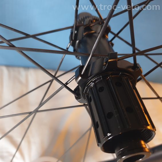 Paire carbone route/ gravel neuves 45mm ratchet+ceramic rayons Sapim cx ray  - 5