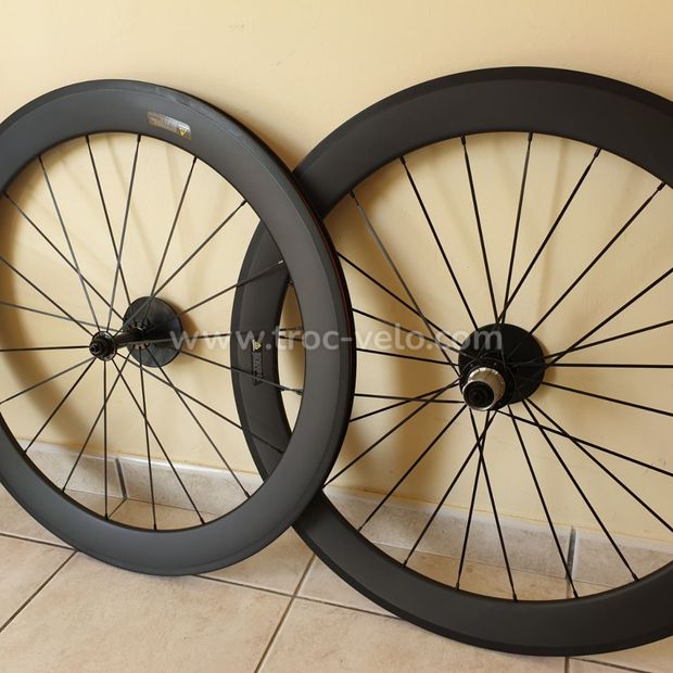 👍dispo neuve  paire carbone 60mm patin pour pneu ou tubeless  - 1