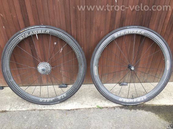 Paire roue strawber (Corima)