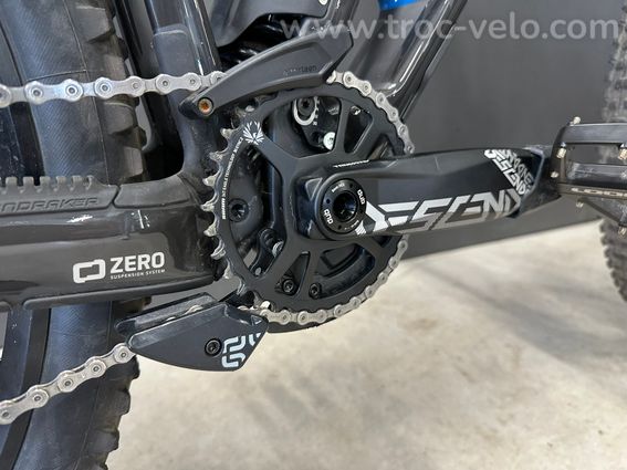 DH Mondraker Summum Carbon R 2023 - 8