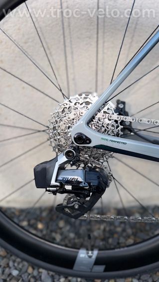 Vélo de route carbone BASSO Astra - 7