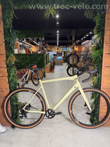 Gravel Megamo Jakar