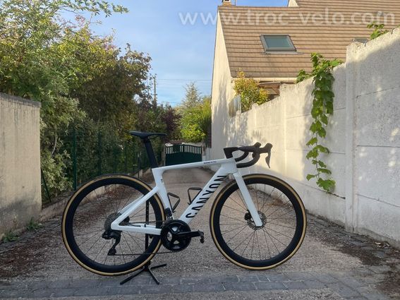 Vélo de Route Canyon Aeroad CF SLX 7 Di2