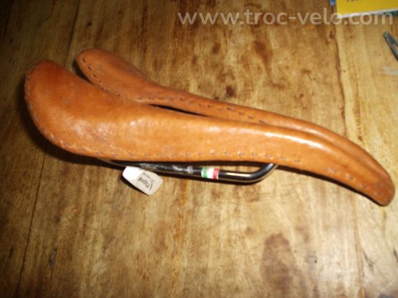 Selle SMP Evolution blanche proche du neuf + 2 autres - 7