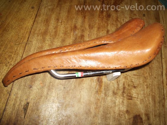 Selle SMP Evolution blanche proche du neuf + 2 autres - 8