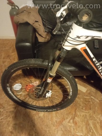 VTT Giant xtc carbone 2014 27,9 L .avec facture - 4