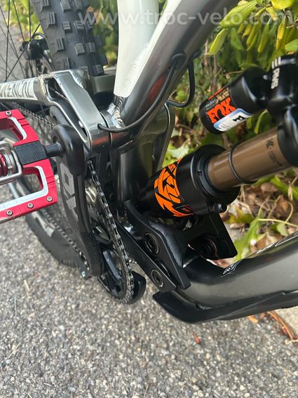 commencal suprême DH V4 - 4