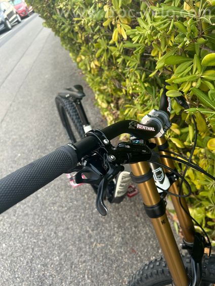 commencal suprême DH V4 - 5