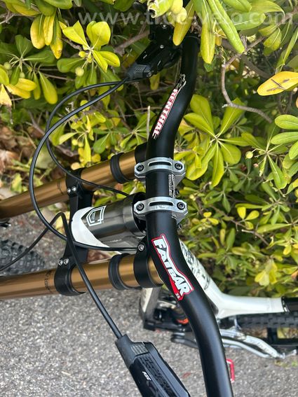 commencal suprême DH V4 - 13
