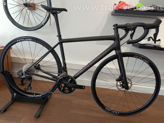 Specialized Aethos Comp - Shimano 105 Di2 2024 | 2BX