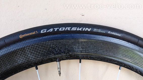 Paire de roues Carbone 50mm à boyaux – Moyeux TUNE – Patins – Rayons blancs - 9