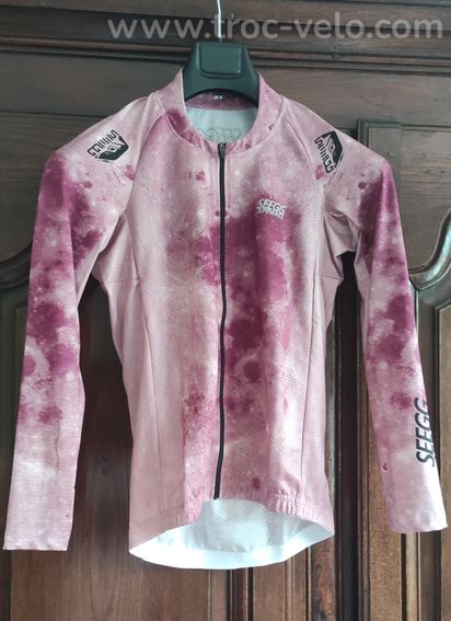 Lot de 18 maillots de cyclisme