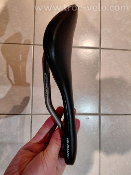 Selle de velo route neuve 143mm - 3