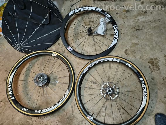 Makadamm lot evora 35 et 45 disque tubeless