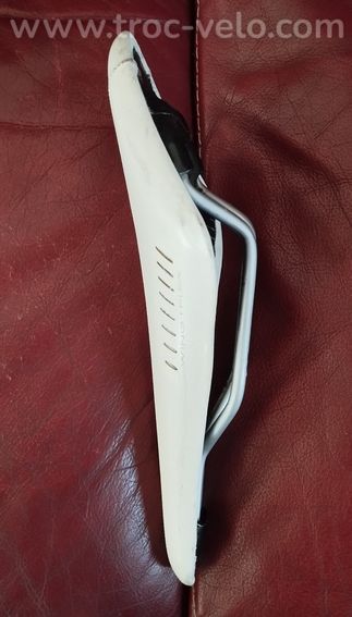 Selle Fizik carbon Wing Flex cuir blanc en Bé - 3