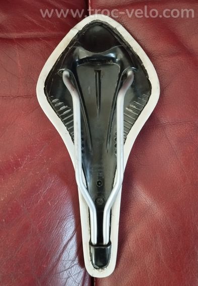 Selle Fizik carbon Wing Flex cuir blanc en Bé - 5