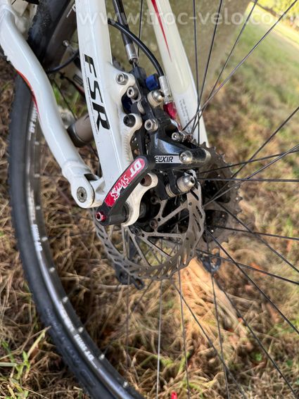 SPECIALIZED EPIC Expert – TAILLE M – 26” – 27 VITESSES - 8