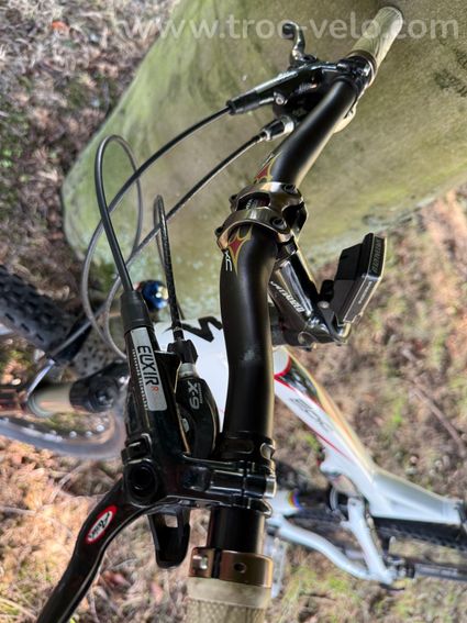 SPECIALIZED EPIC Expert – TAILLE M – 26” – 27 VITESSES - 9