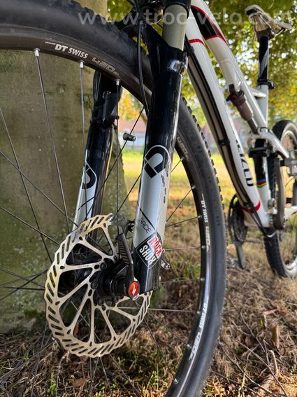 SPECIALIZED EPIC Expert – TAILLE M – 26” – 27 VITESSES - 11