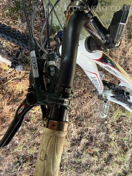SPECIALIZED EPIC Expert – TAILLE M – 26” – 27 VITESSES - 12