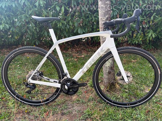 Trek Domane paré pour gravel et route - 2