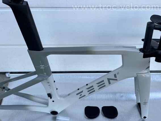 Cadre Triathlon ZEEN carbone Aéro – Neuf - Taille M - 4