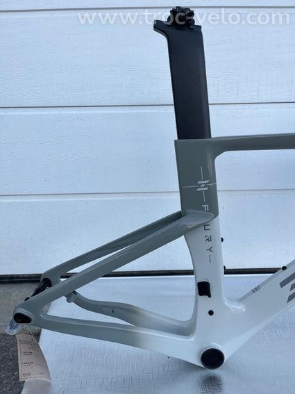 Cadre Triathlon ZEEN carbone Aéro – Neuf - Taille M - 8