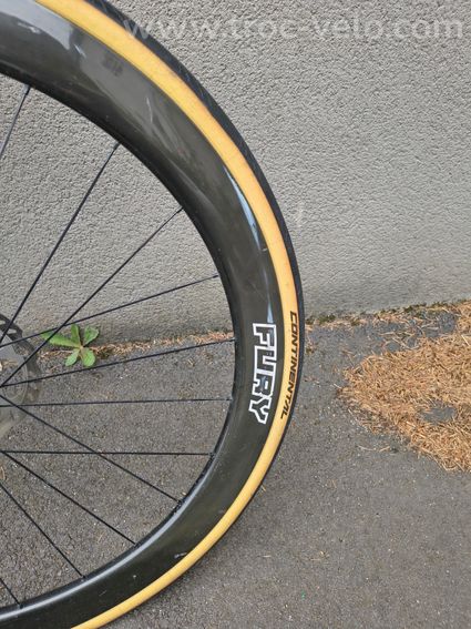 À VENDRE – BMC SLR 2024 | Shimano Ultegra Di2 | Roues carbone - 2