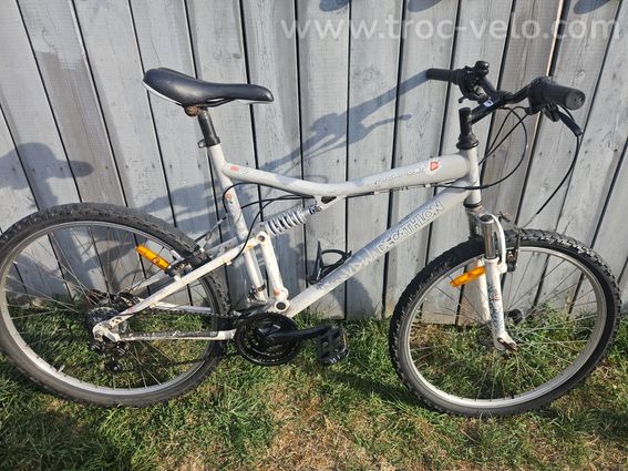 Vtt rockrider tout suspendu  - 7
