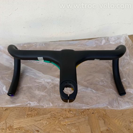 Cintre cube carbone - 2