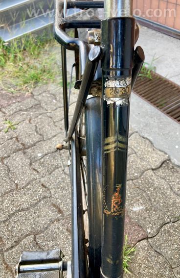 the raleigh nottingham england bike restaurer  - 5