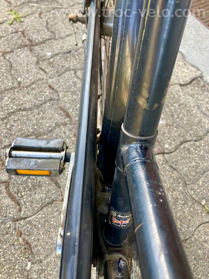 the raleigh nottingham england bike restaurer  - 6