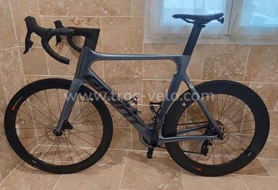 Vélo route GIANT Propel Advanced 2024 excellent état