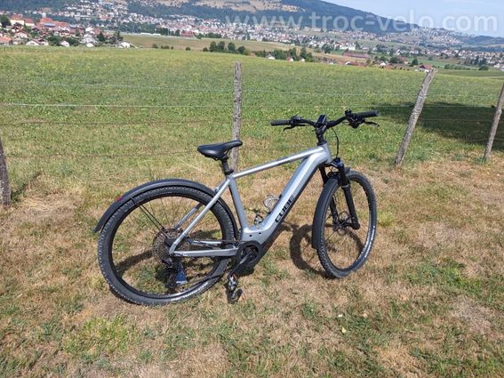 VTC électrique Cube Nuride, taille M.