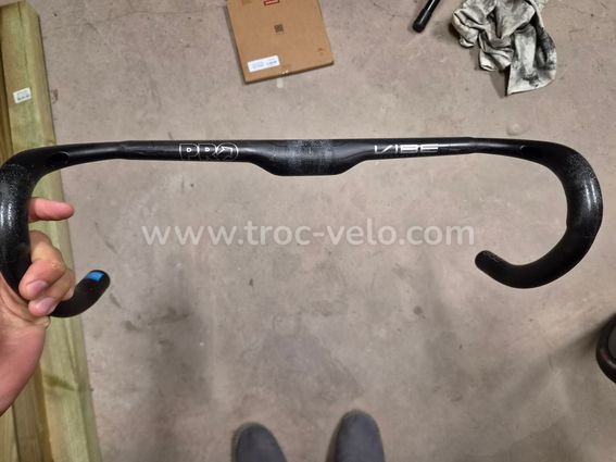 Cintre Pro Vibe Aero superlight 42cm