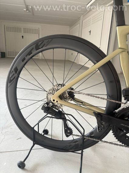2025 Specialized Tarmac SL7 Comp - Shimano 105 Di2 - 4