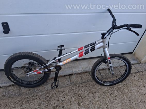 vélo trial 20 pouces