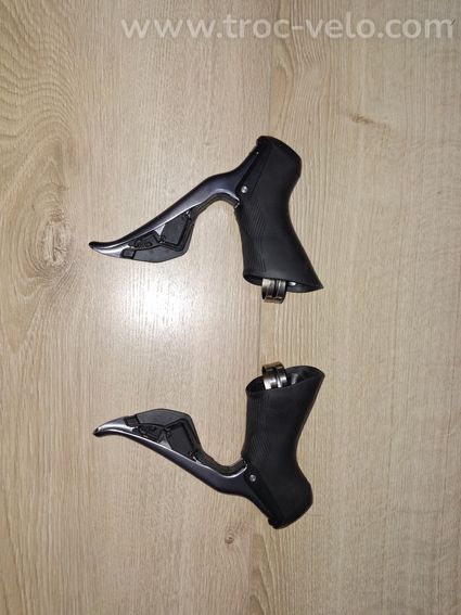 Paire de leviers / shifters Ultegra DI2 12v ST-R8150 frein sur jante à patin