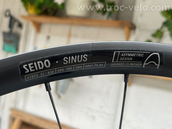 đ„ Paire de roues vĂ©lo route / gravel SEIDO SINUS 700 neuves