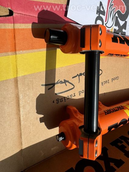FOX 40 Factory Grip X2 Suspension Fork - 27.5". - 4
