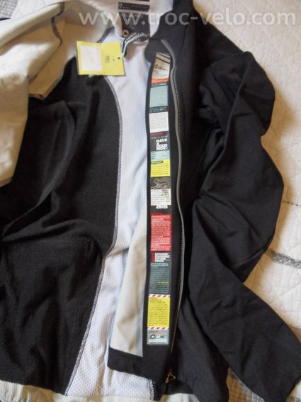 ASSOS VESTE DEMI SAISON " NEUVE" MODELE IJ HABU 5  MIXTE - 4