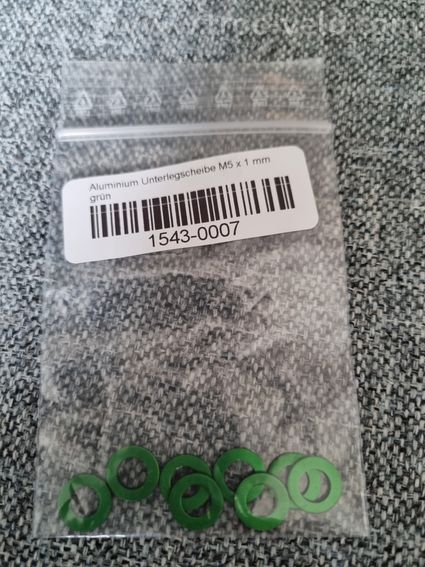 8 rondelles en aluminium M5 x 1mm vertes
