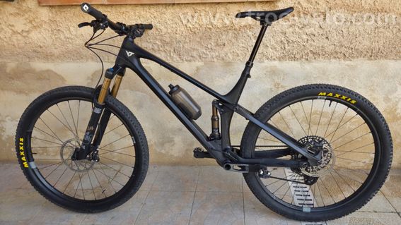 YT Industries Izzo Core 4 2024 – Transmission SRAM X0 - 2