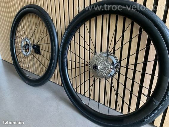 Pack NEUF : Roues Carbone Canyon ED42 + Pneus + Disques Ultegra + Cassette 12V - 4