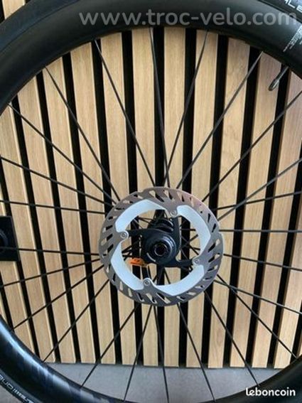 Pack NEUF : Roues Carbone Canyon ED42 + Pneus + Disques Ultegra + Cassette 12V - 9