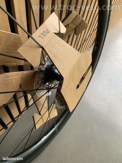 Pack NEUF : Roues Carbone Canyon ED42 + Pneus + Disques Ultegra + Cassette 12V - 14